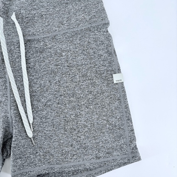 VUORI Gray Halo Performance Crop Tank & Shorts - Picture 3 of 16